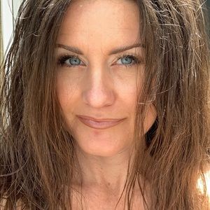 Meet your Posher, Hillary